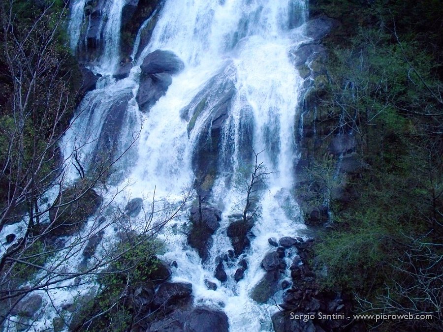 Cascata canale (4).JPG